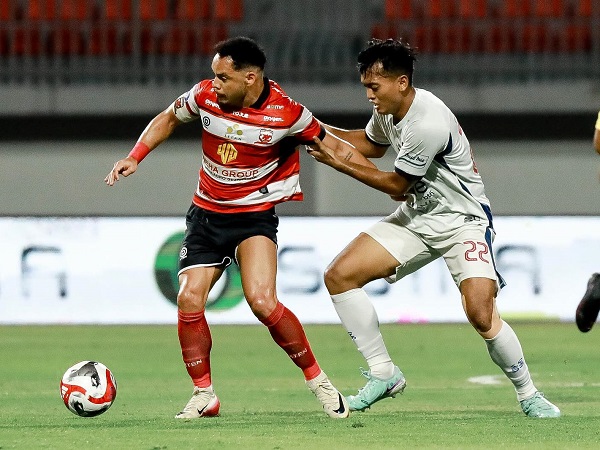 Pemain Madura United, Lulinha di laga kontra Persita Tangerang