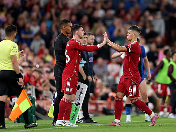 Pergantian Pemain Liverpool Dikritik, Arne Slot Tak Mau Ambil Pusing