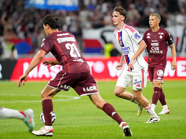 Tinggalkan Liverpool, Tyler Morton Langsung Jadi Bintang di Ligue 1