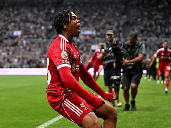 Gol Ajaib Rio Ngumoha Bikin Liverpool Tersenyum Sekaligus Chelsea Marah