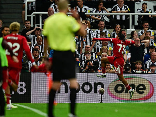 Liverpool Tundukkan Newcastle United Lewat Momen Ajaib Rio Ngumoha
