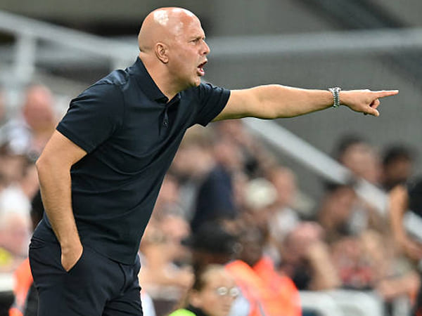 Menang di St James' Park, Arne Slot Puas Liverpool Tunjukkan Karakter