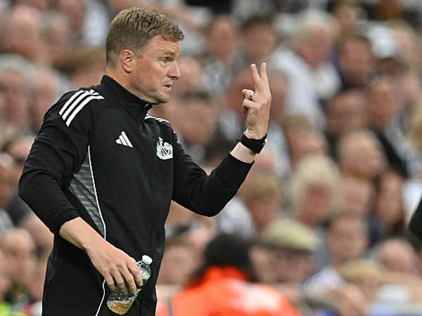 Tumbang dari Liverpool, Eddie Howe Puji Semangat Juang Newcastle United