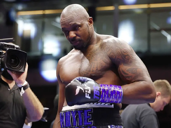 Dillian Whyte terlihat setelah menelan kekalahan dari Moses Itauma. (Foto: Fight TV)