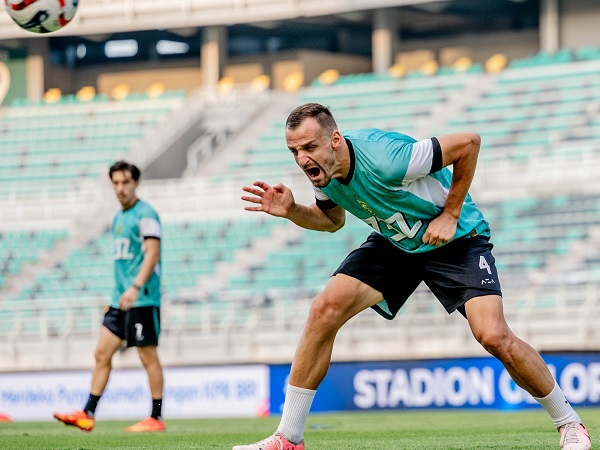 Pemain bertahan Persebaya Surabaya, Dime Dimov