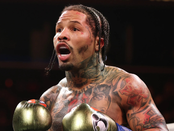 Secara teori, Gervonta Davismemiliki teknik yang lebih tajam dan latar belakang yang lebih kuat. (Foto: Fight TV)