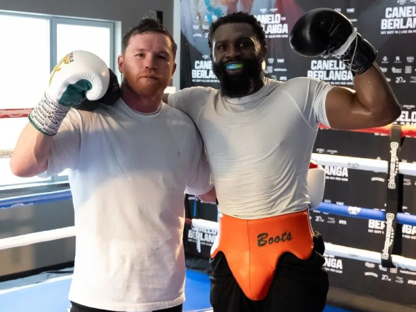 Jaron Ennis Gabung Tim Latihan Canelo Alvarez Jelang Duel Lawan Crawford