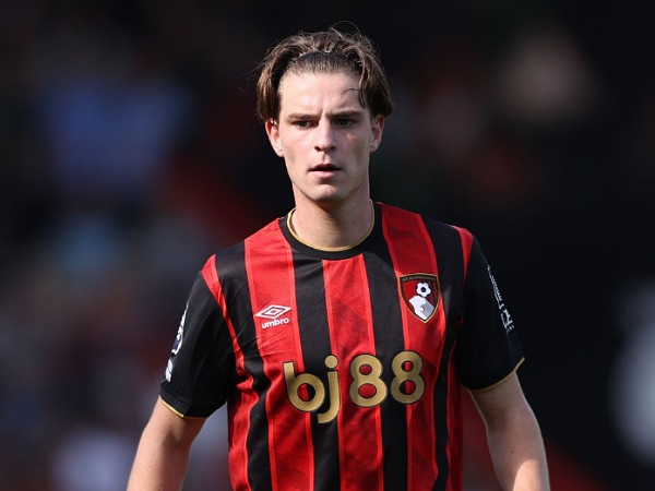 Gelandang Bournemouth, Alex Scott