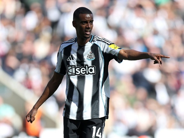 Liverpool berupaya mendatangkan striker Newcastle United, Alexander Isak
