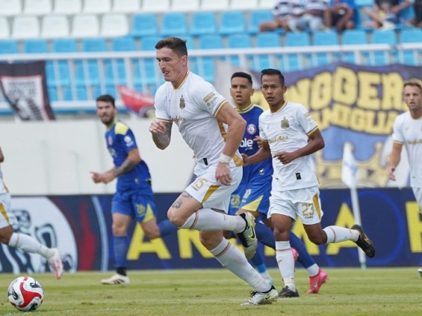 Pemain bertahan Bhayangkara FC, Slavko Damjanovic