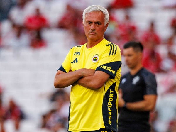 Pelatih Fenerbahce, Jose Mourinho. (Foto: Maciej Rogowski/Eurasia Sport Images/Getty Images)