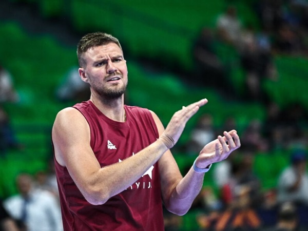 Kristaps Porzingis Puji AlperenSengun sebagai Baby Jokic