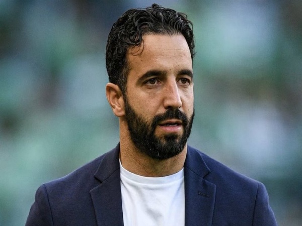 Man United targetkan Gelandang Atletico Madrid