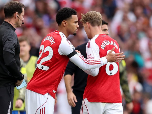 Ethan Nwaneri dan Martin Odegaard, dua gelandang serang Arsenal yang dimiliki Mikel Arteta