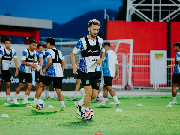 Gelandang asing PSIM Jogja, Ze Valente