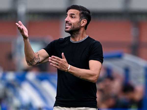 Cesc Fabregas saat ini melatih Como di Serie A