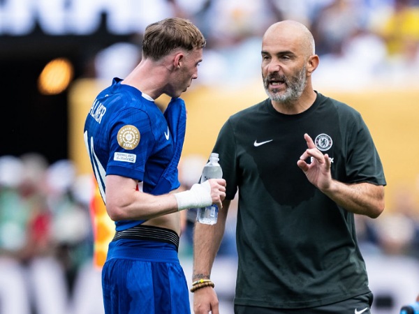 Cole Palmer dan pelatih Chelsea, Enzo Maresca