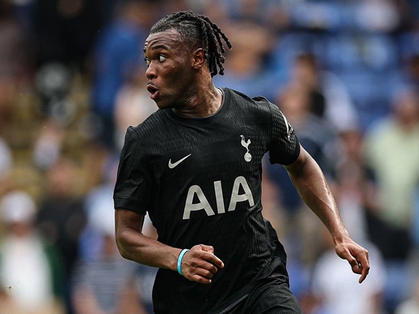 Defender Tottenham