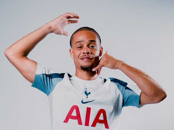 Simons resmi gabung Tottenham
