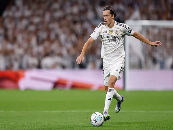 Alvaro Carreras Lega Real Madrid Bisa Atasi Mallorca