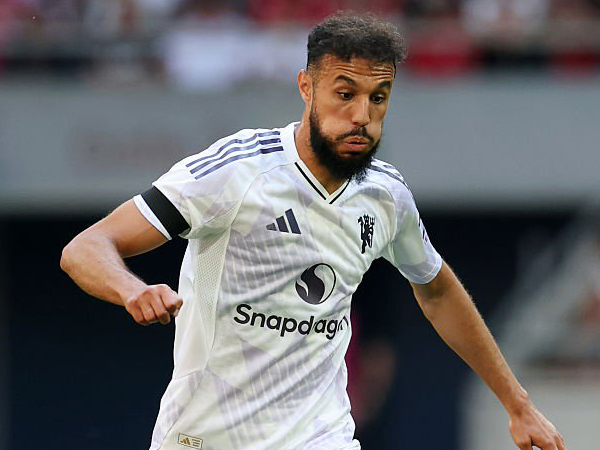 Noussair Mazraoui.