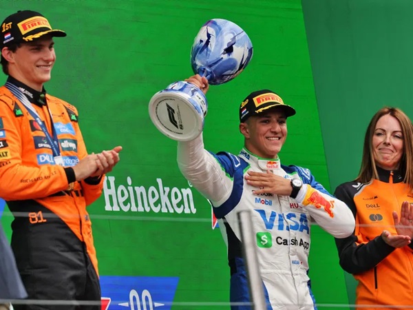 Isack Hadjar Pecahkan Trofi Usai Naik Podium di GP Belanda
