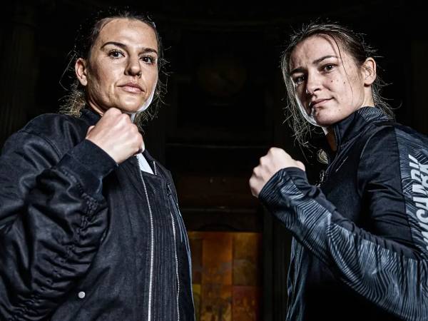 Katie Taylor (kanan) dan Chantelle Cameron. (Foto: Fight TV)
