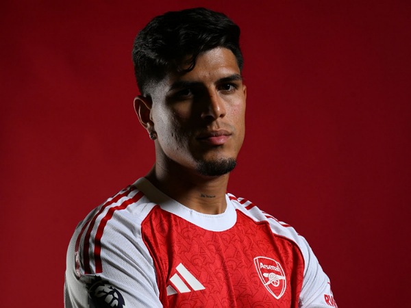 Arsenal menutup bursa transfer musim panas dengan mendatangkan Piero Hincapie