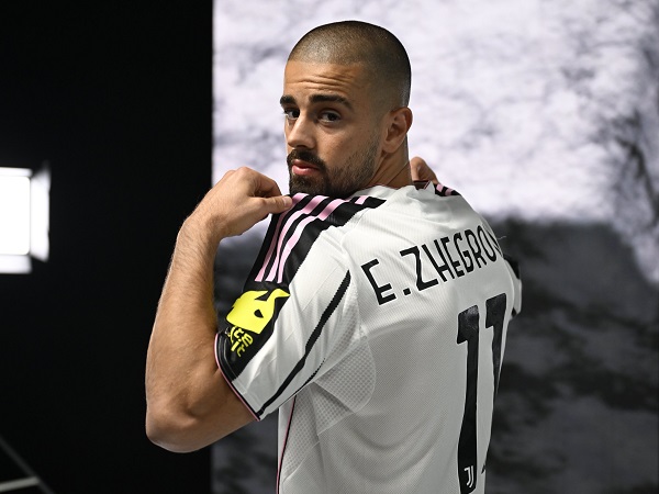 Edon Zhegrova resmi gabung Juventus (Image: Juventus)