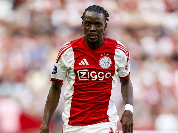 Bertrand Traore bergabung dengan Sunderland pada hari terakhir bursa transfer
