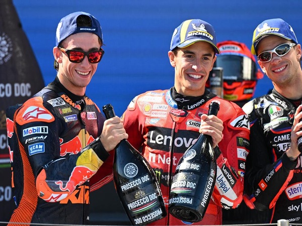 Pedro Acosta bersama Marc Marquez dan Marco Bezzecchi meraih podium di MotoGP Hungaria 2025