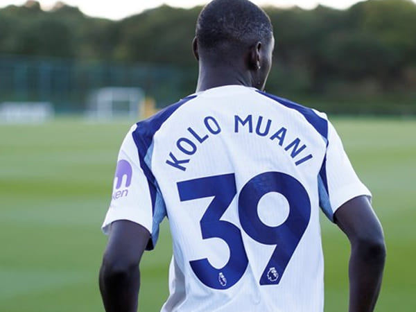 Resmi Berseragam Tottenham, Randal Kolo Muani Sampaikan Rasa Bahagianya