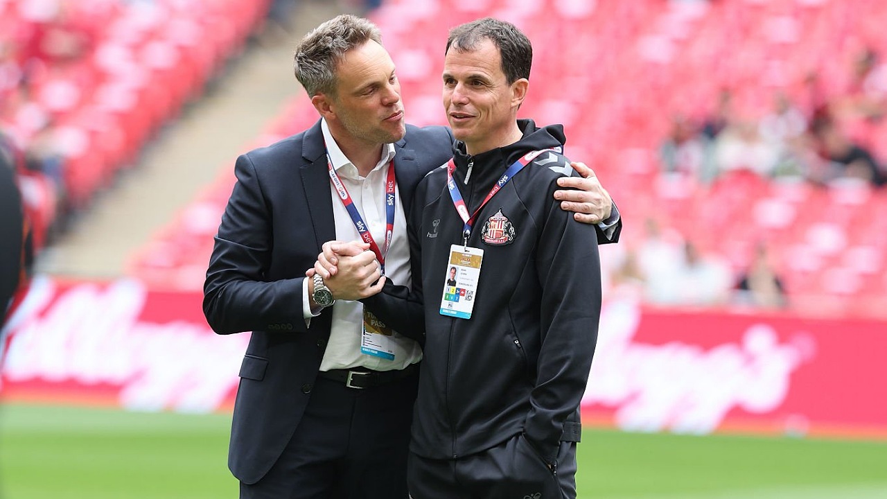 Kristjaan Speakman dan pelatih Sunderland, Regis Le Bris