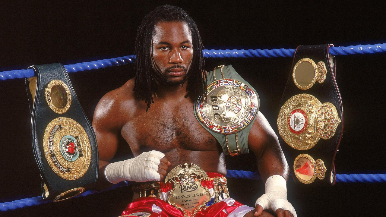 Puncak kariernya terjadi pada November 1999 ketika Lennox Lewis mengalahkan Holyfield dengan keputusan bulat untuk menjadi juara sejati. (Foto: Fight TV)