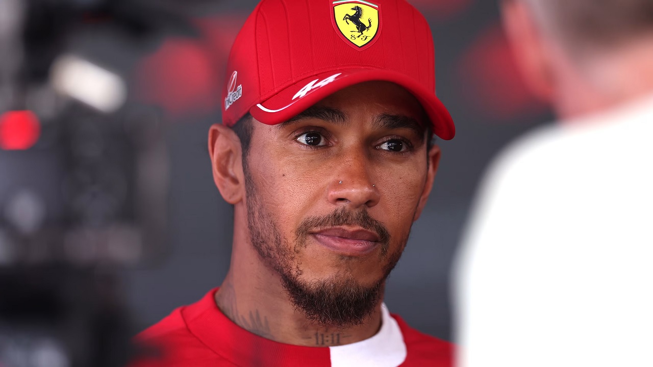 Lewis Hamilton diklaim akan pensiun dalam waktu dekat andai tak kunjung cocok bersama kuda jingkrak.