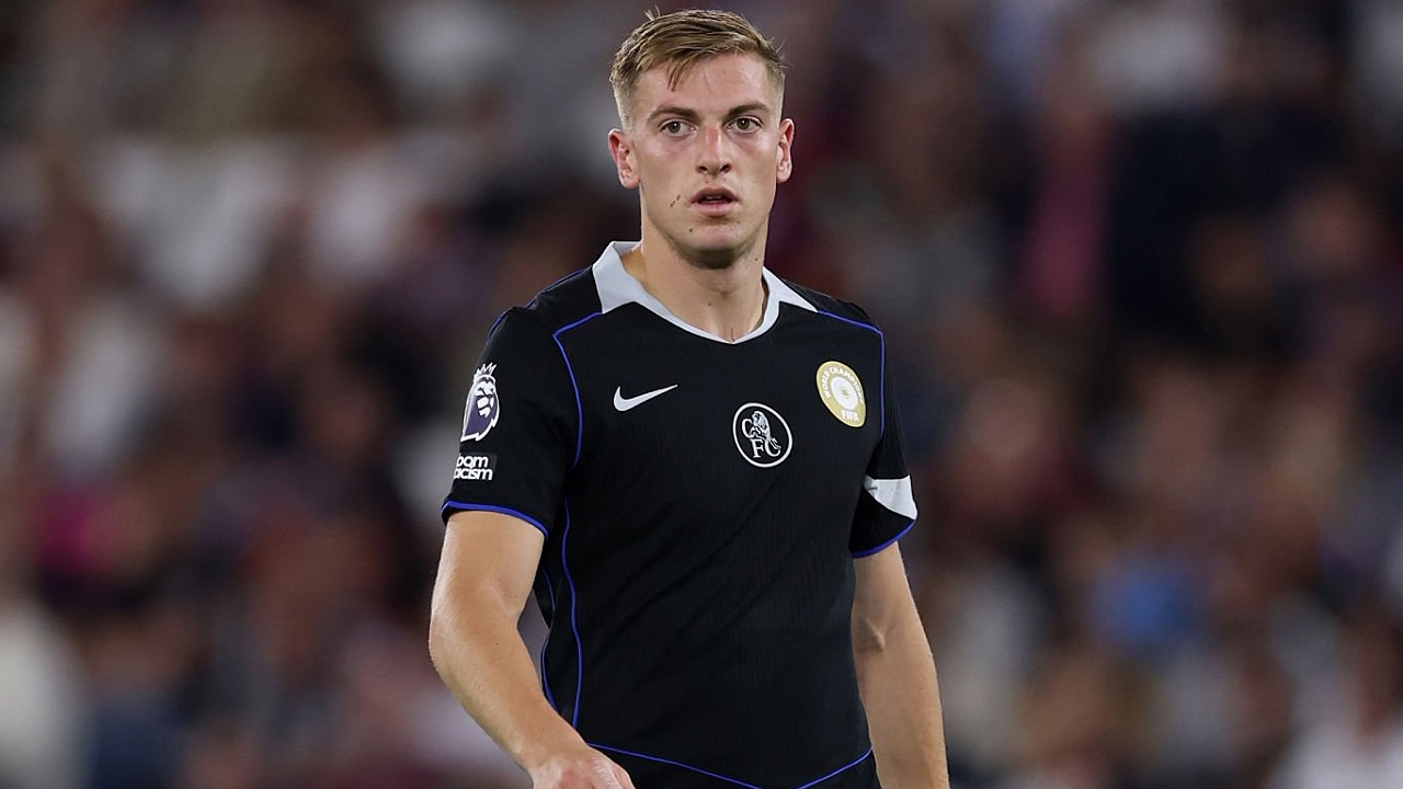 Manchester United kalah bersaing dengan Chelsea untuk mendapatkan Liam Delap