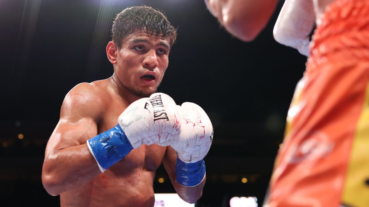 Murodjon Akhmadaliev yakin aura tak terkalahkan Inoue mulai menunjukkan celah di kelas 122 pound. (Foto: Fight TV)