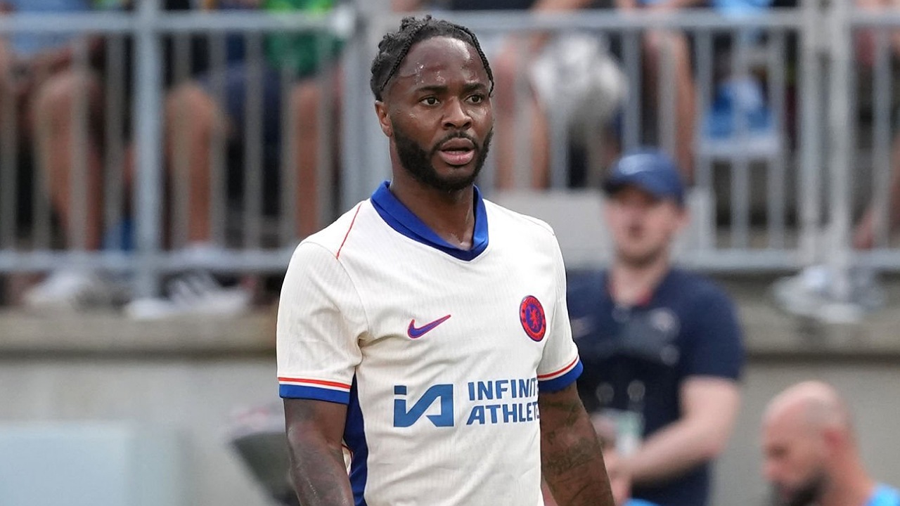 Raheem Sterling gagal mendapatkan klub baru pada bursa transfer musim panas
