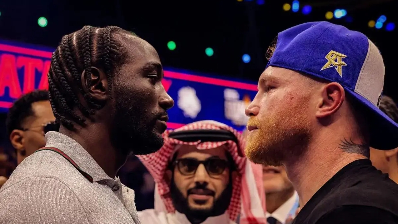 Terence Crawford (kiri) dan Canelo Alvarez. (Foto: Fight TV)