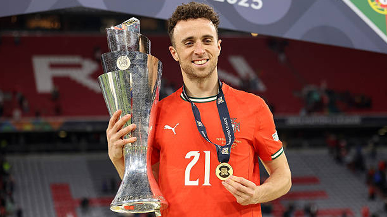 Air Mata Mengiringi Penghormatan Terakhir Portugal untuk Diogo Jota