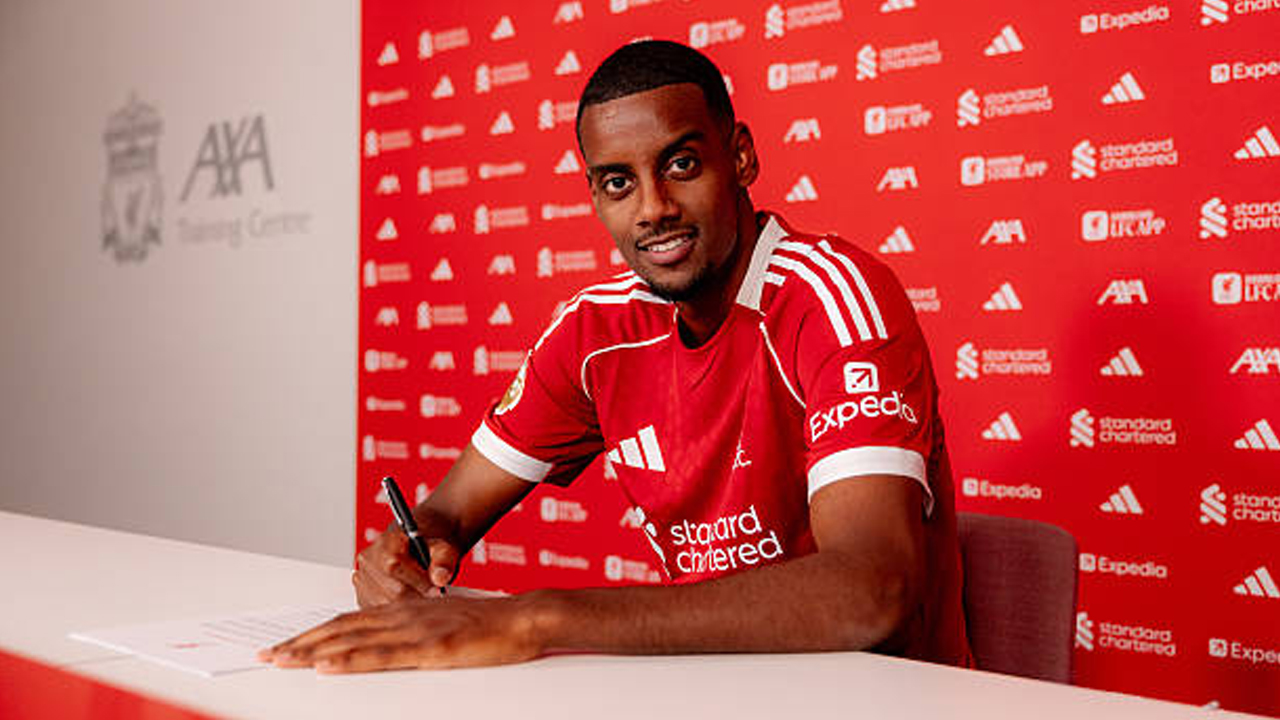 Aktivitas Transfer Liverpool Dinilai Solid Namun Penuh Risiko