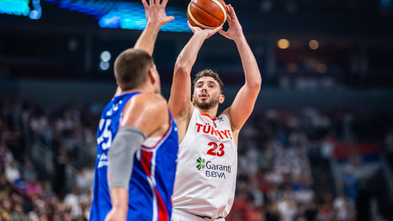 Alperen Sengun Menangi Duel Lawan Jokic di EuroBasket