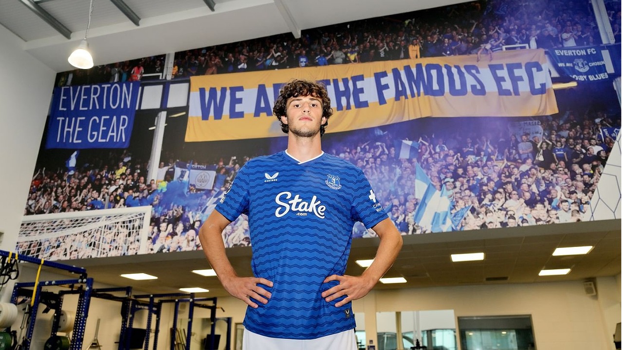 Gelandang anyar Everton, Merlin Rohl. (Foto: Everton FC)