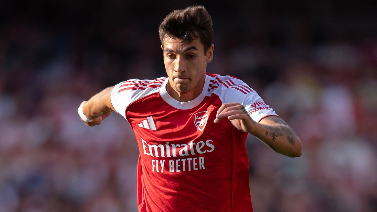 Jakub Kiwior berpisah dengan Arsenal