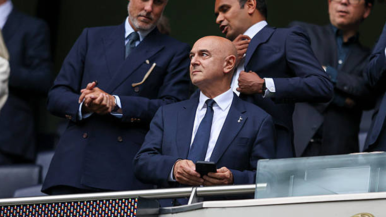 Siap Menuju Era Baru, Daniel Levy Akhiri Masa Jabatan 25 Tahun di Tottenham