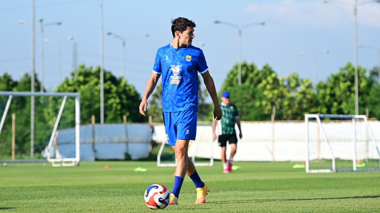 Bek Persib, Federico Barba