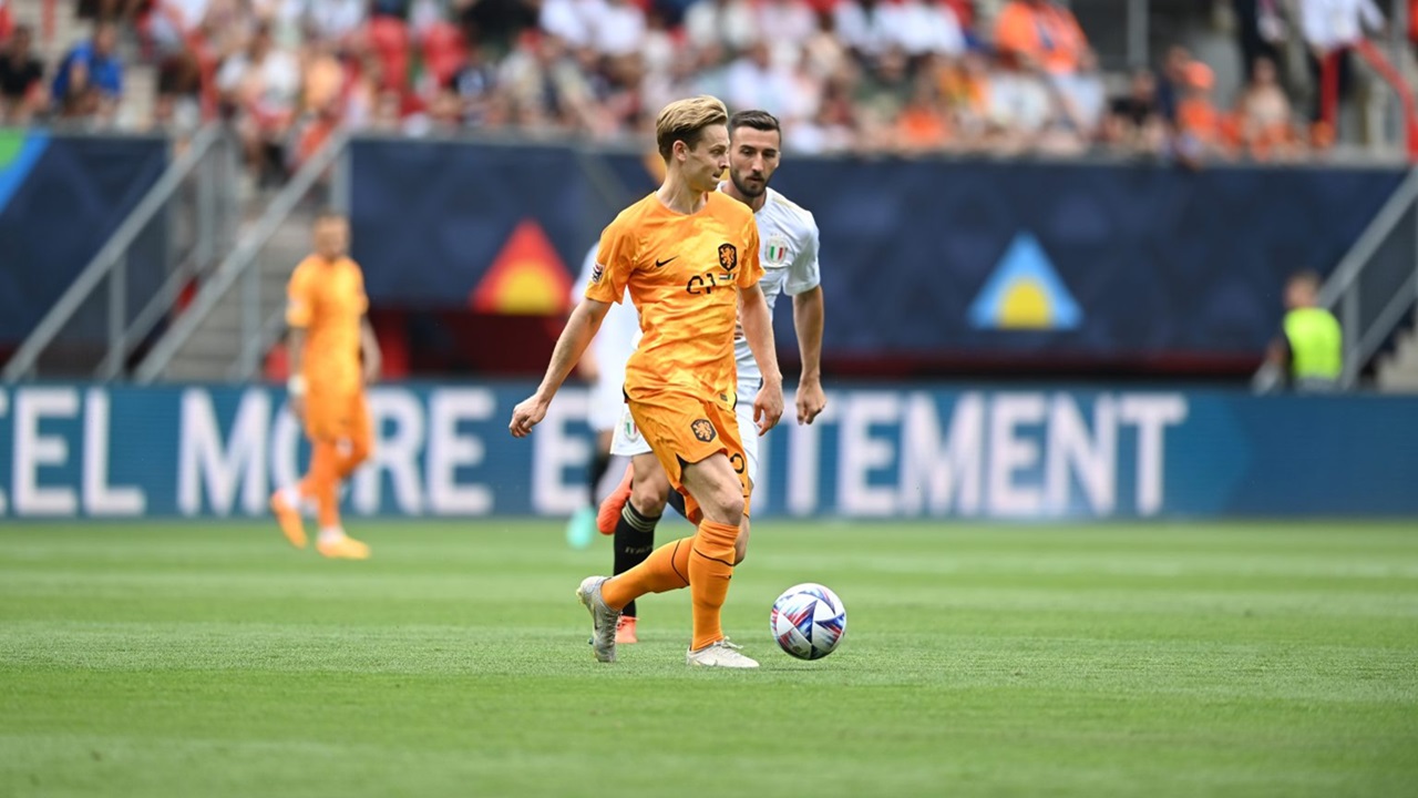 Frenkie de Jong Kembali ke Barcelona karena Masalah Kebugaran Ringan