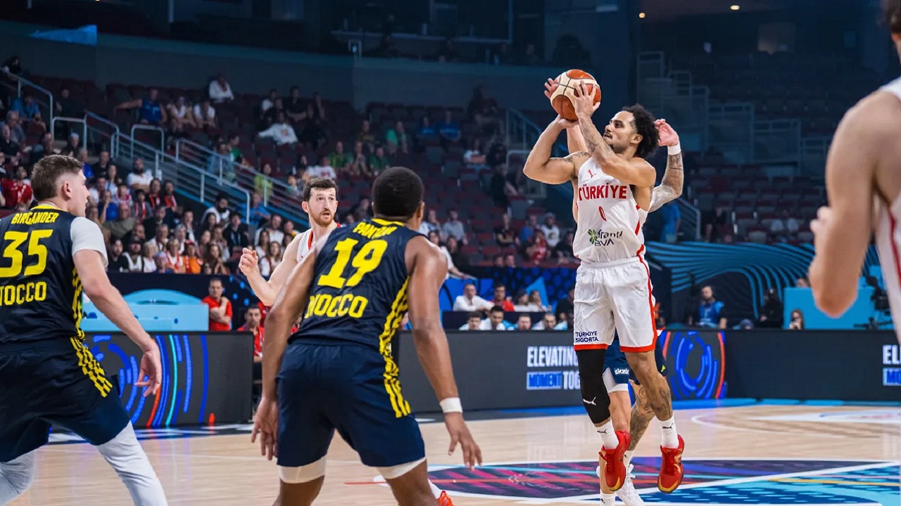 Shane Larkin ingatkan Turki untuk tetap fokus.