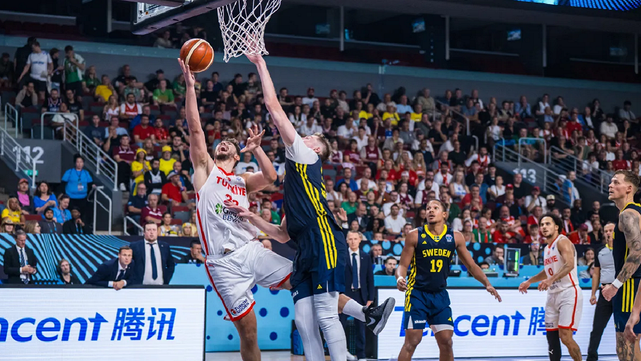 Turki usaha keras untuk eliminasi Swedia dari FIBA Eurobasket 2025.
