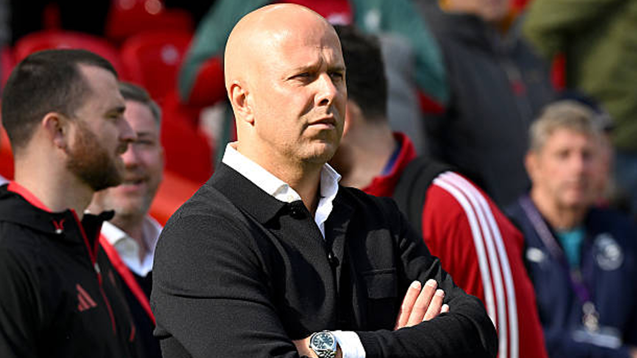Arne Slot Bandingkan Mentalitas Liverpool dengan Filosofi Michael Jordan